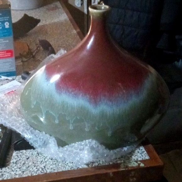 Pottery vase - Picture 1 of 1